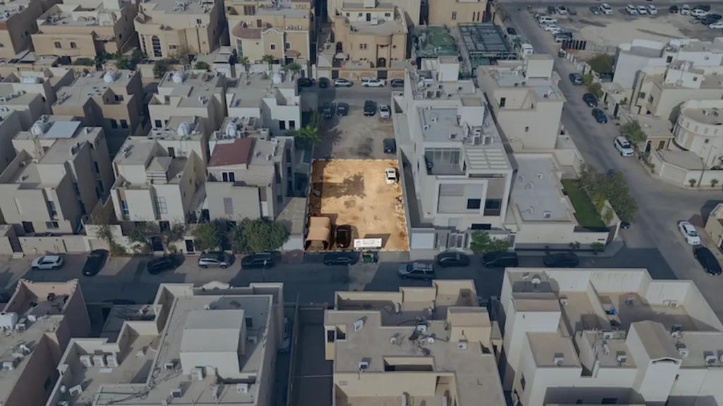 مزاد قمم الرياض